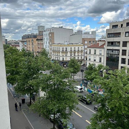 Studio Tres Lumineux Et Equipee En Pleine Avenue ! 勒·克里姆林·比塞特 外观 照片